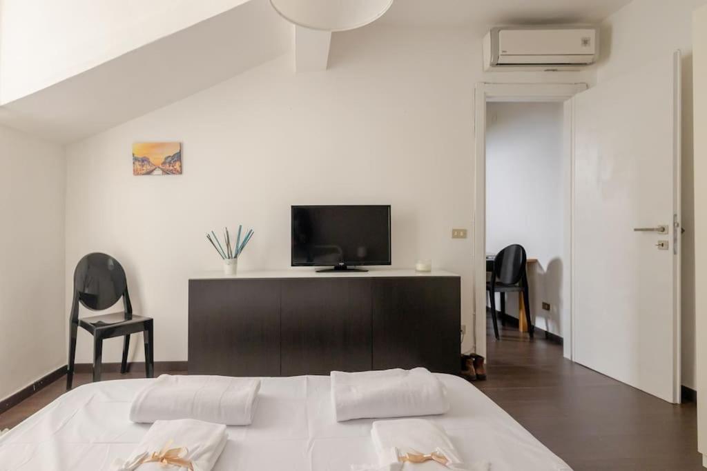 Sky-View Flat In Milan Apartment ภายนอก รูปภาพ
