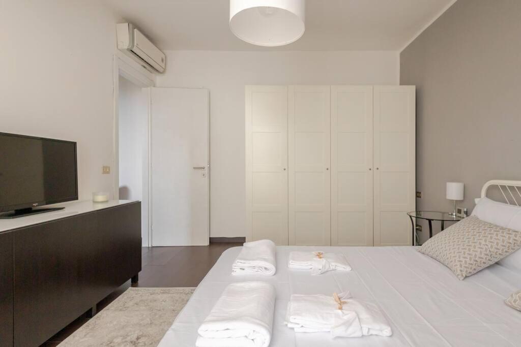 Sky-View Flat In Milan Apartment ภายนอก รูปภาพ